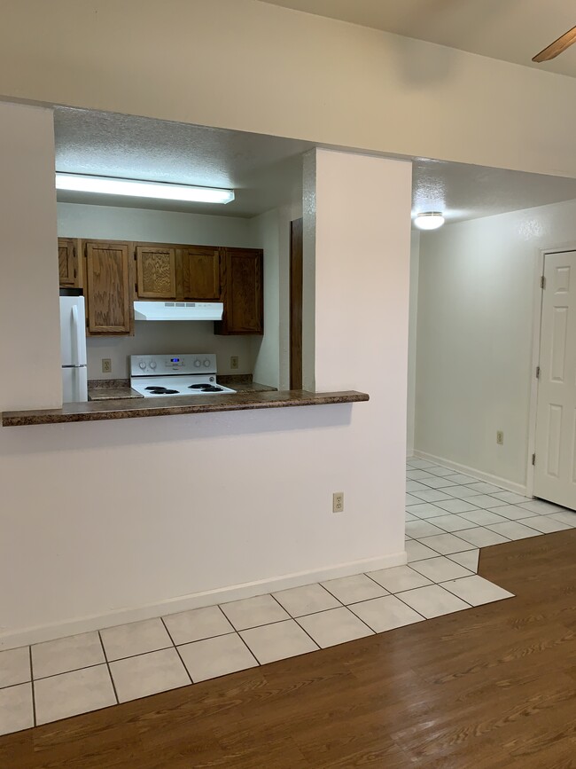 Building Photo - 2704 Wakefield Dr