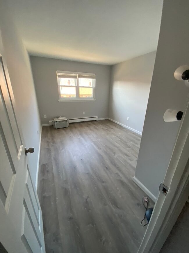 Building Photo - 73 Lantern Park Dr