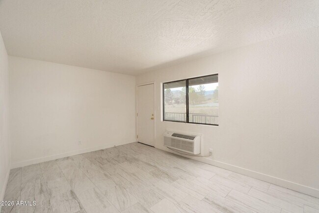 Foto del edificio - 4224 Canyon Trail