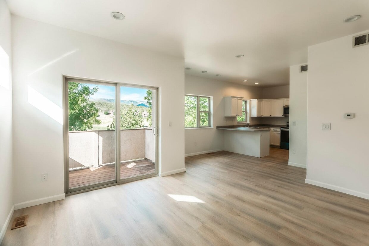 Foto principal - 94 Castle Ridge Dr