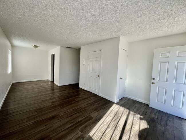 Foto del edificio - Charming 1 Bedroom condo downtown