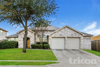 Building Photo - 13129 Padre Ave