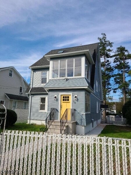 Primary Photo - 34 Enfield Ave