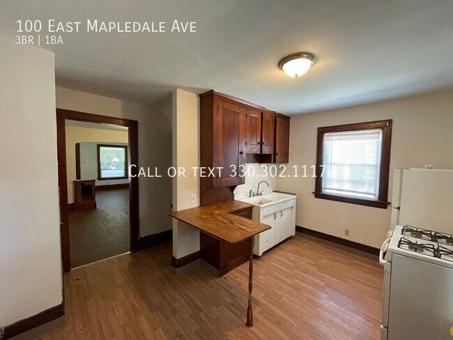 Building Photo - Three bedroom one bathroom duplex for rent