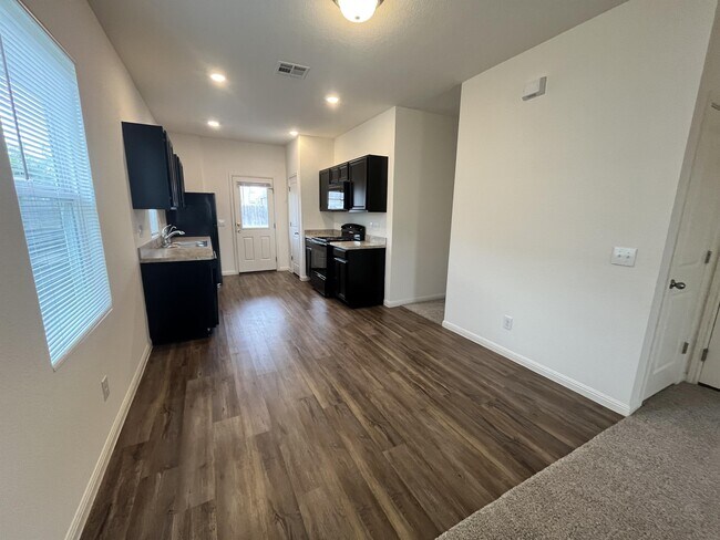 Foto del edificio - 880 Bunton Reserve Blvd