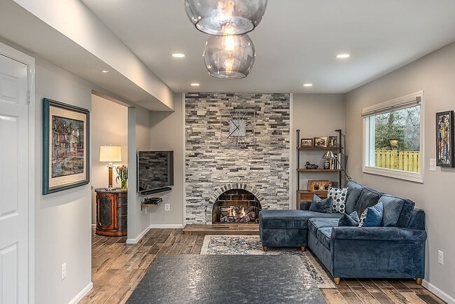 Building Photo - 9551 Pine Cluster Cir