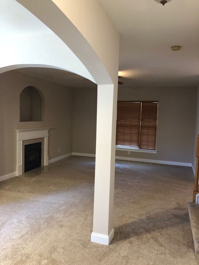 Foto del edificio - Lovely 3 bedroom town home in Recency Park