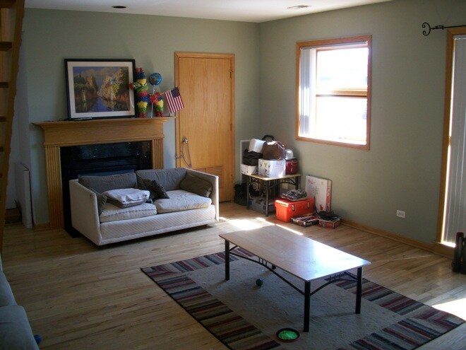 Primary Photo - 869 W Buckingham Pl
