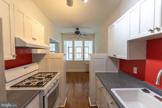 Foto del edificio - 2032 Belmont Rd NW
