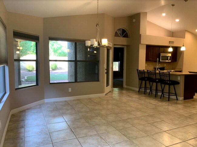 Foto del edificio - Beautiful 3 Bed/2 Bath Single Family Home ...