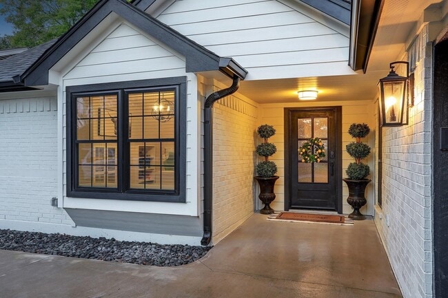 Building Photo - 15407 Woodcote Ct
