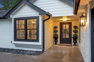 Building Photo - 15407 Woodcote Ct