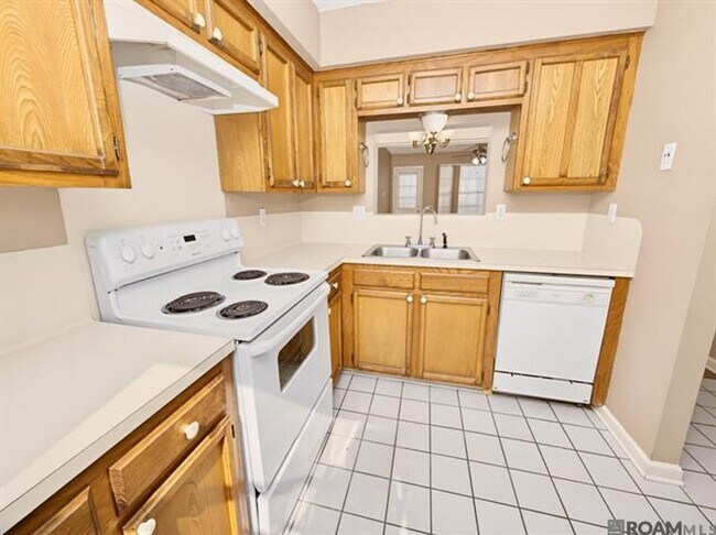 Foto del edificio - 830 Meadow Glen Ave