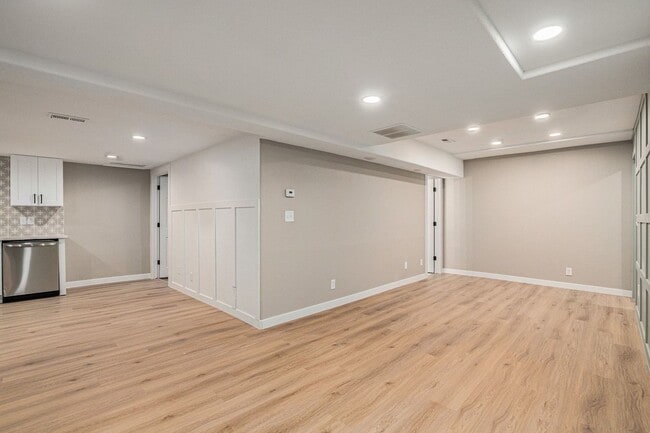 Building Photo - Gorgeous Newly Remodeled Home!