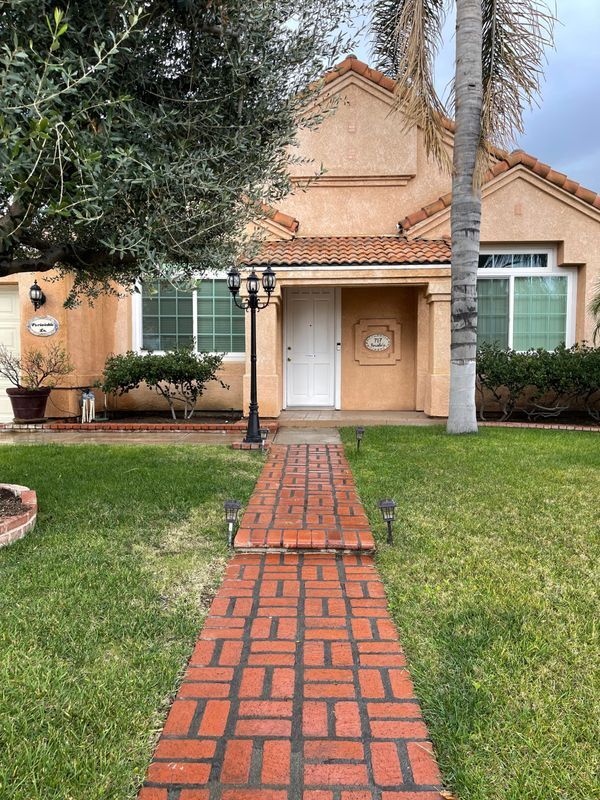 Foto del edificio - 717 Periwinkle Ln