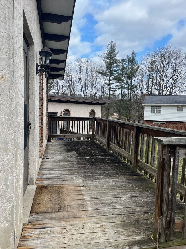 Building Photo - 1171 Emerald Rd