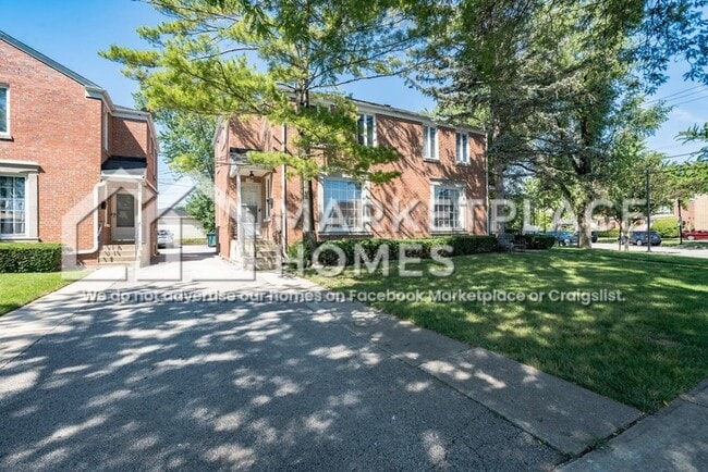 Building Photo - 706 Broadview Ave