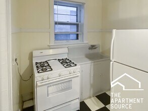 Building Photo - 430 W Surf St