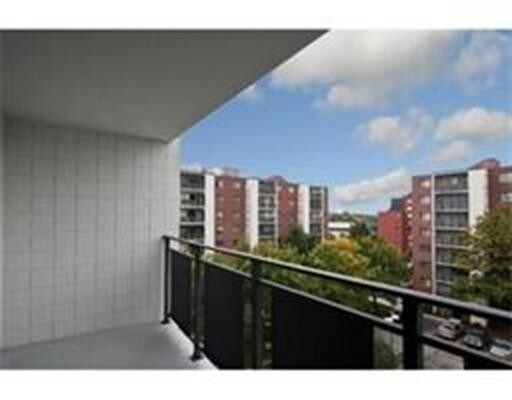 Building Photo - 28 9th St