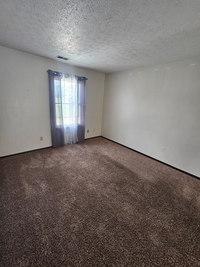 Building Photo - 155 Elm St