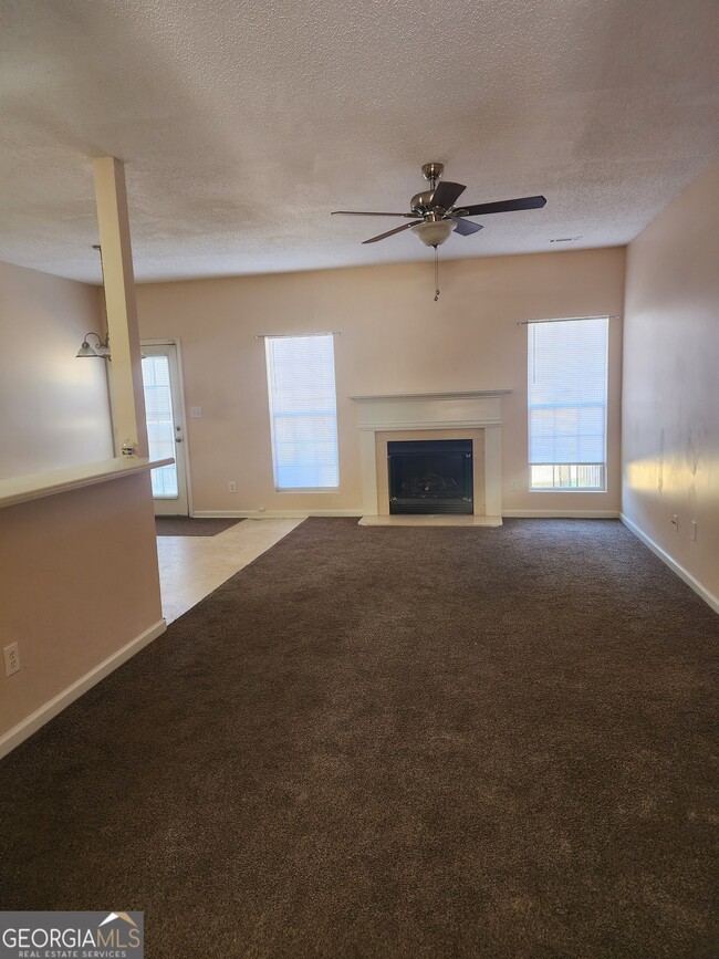 Building Photo - 5485 Sierra Tr