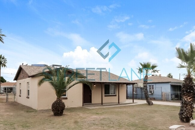 Building Photo - REDUCED! - Now offering first month's rent...