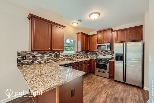 Foto del edificio - 225 Manous Way, Canton, GA, 30115