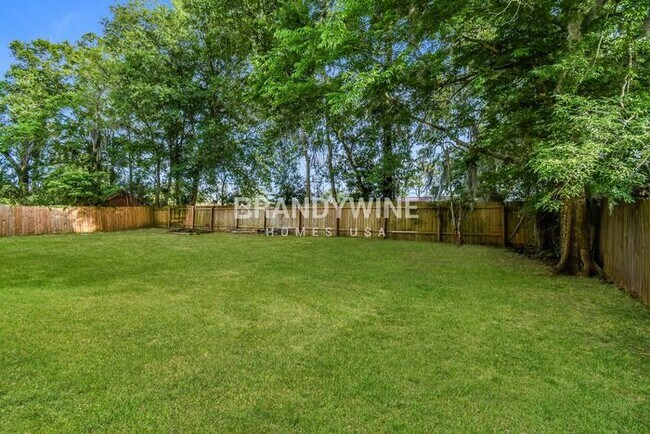Building Photo - Astonishing 4BR! Be the first one to apply!