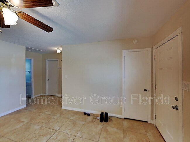 Building Photo - 2356 Shelby Dr