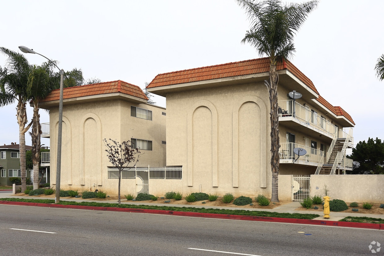 Primary Photo - 3769-3775 Artesia Blvd