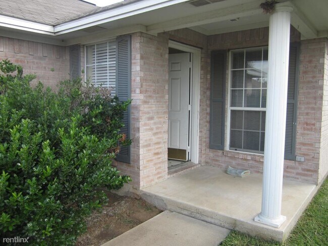 Building Photo - 3 br, 3 bath Duplex - 2313 Axis Ct 2313