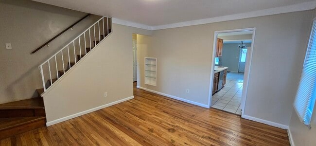 Building Photo - 4924 Hipp St