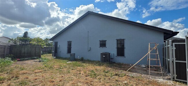 Building Photo - 15238 SW 58th Terrace