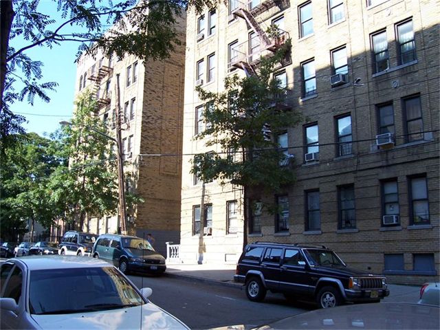 Foto principal - 2765 Kingsbridge Ter