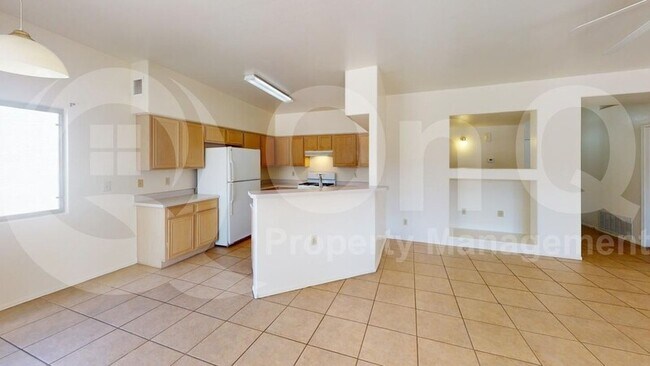 Building Photo - 5534 S Gainsborough Rd