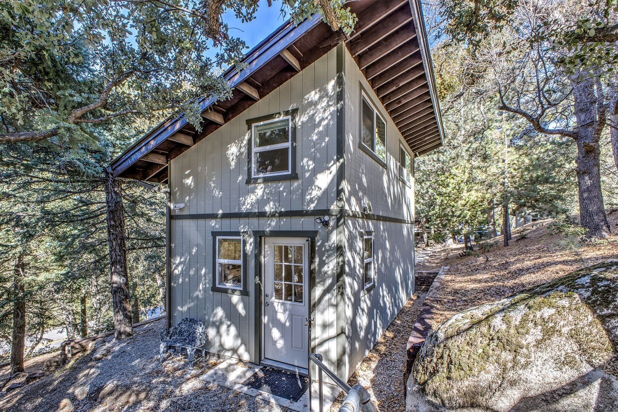 Primary Photo - Move-In Ready Newer Tiny Home in The Forest