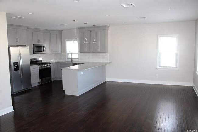 Building Photo - 32 E Fulton St