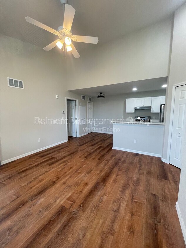 Foto del edificio - 2592 Grassy Point Dr