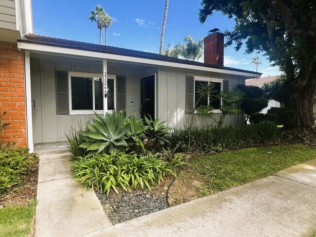 Foto del edificio - 21266 Burlington Ln