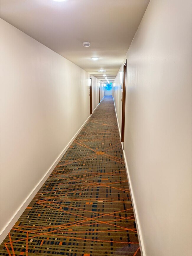 Foto del edificio - Luxury High-Floor 2BR/2BA Condo with Ocean...
