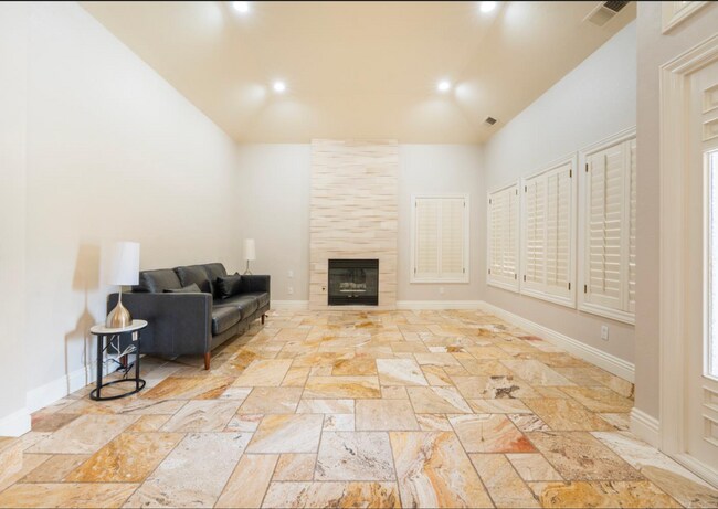 Foto del edificio - 585 E Chesapeake Cir