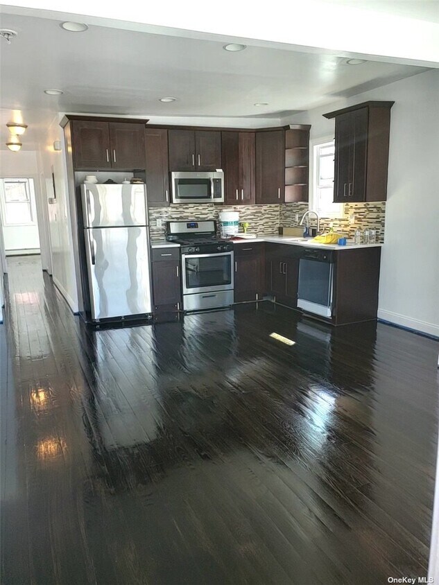 Primary Photo - 168-02 Linden Blvd