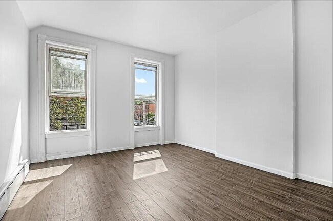 Foto del edificio - 208 Lewis Ave