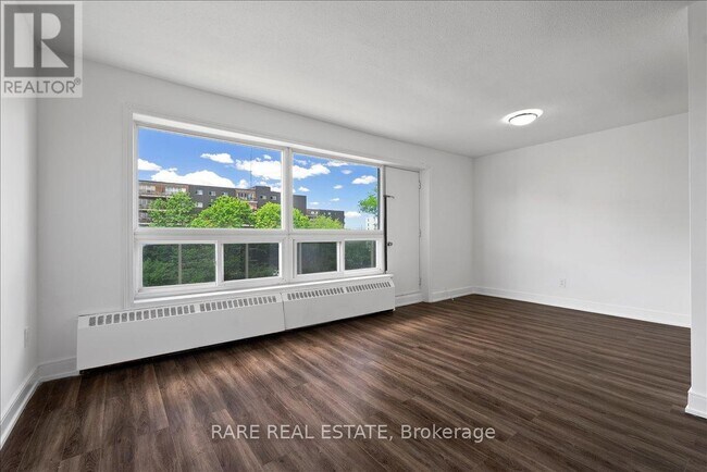 Building Photo - 10 Garfella Dr