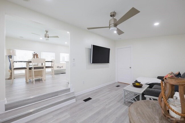 Building Photo - 40 Abalone Cir