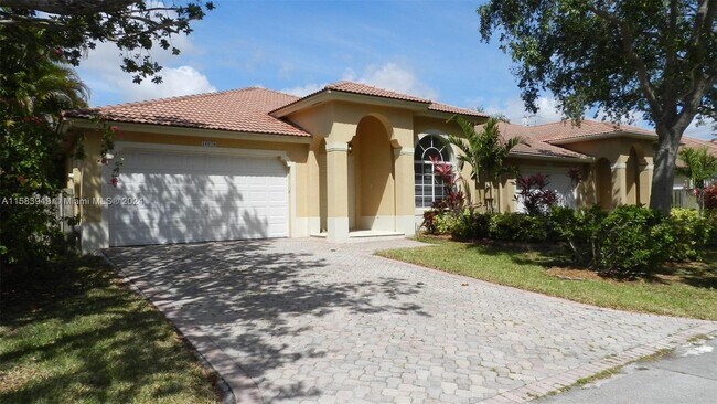 Building Photo - 16020 SW 91st Ct