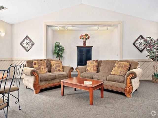 Living Room - Pebble Point Apartments