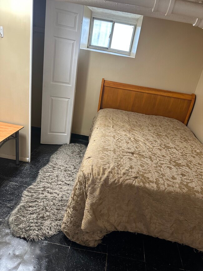 Amueblado - 113 W Sidney Ave