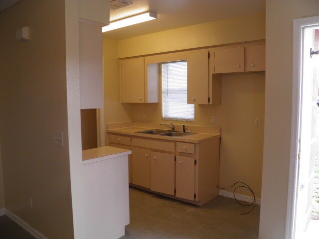 Building Photo - Duplex in Haines City