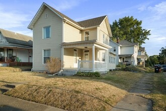 Building Photo - 402 Tuscarawas St